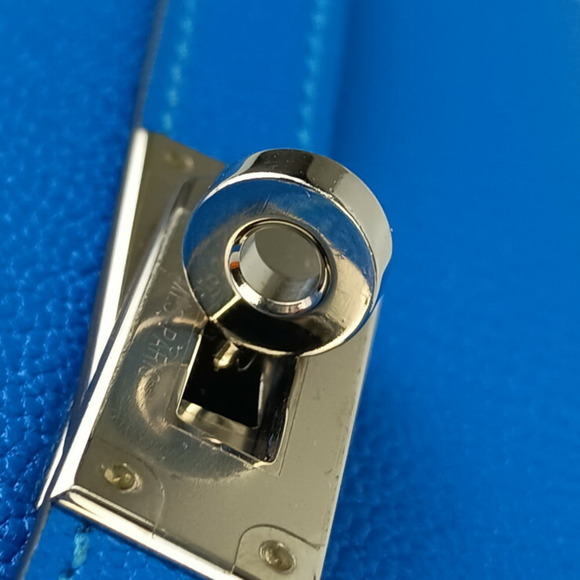 HERMES Kelly Deprien Medium Wallet in Blue Chevre, a women's tri-fold long wa... - Picture 7 of 9